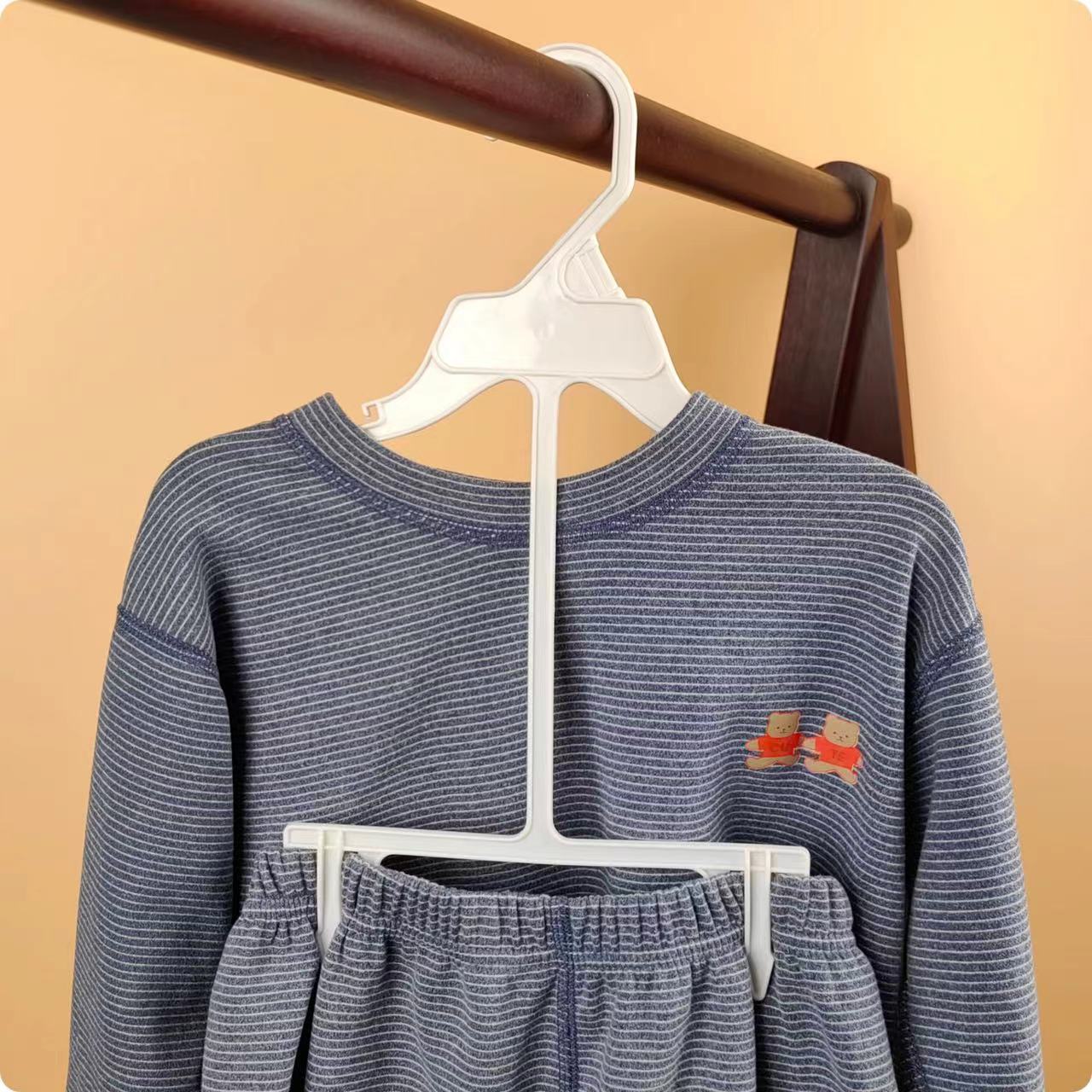 Baby Clothing Kit - 10개 어린이용 플라스틱 옷걸이, 아기 롬퍼